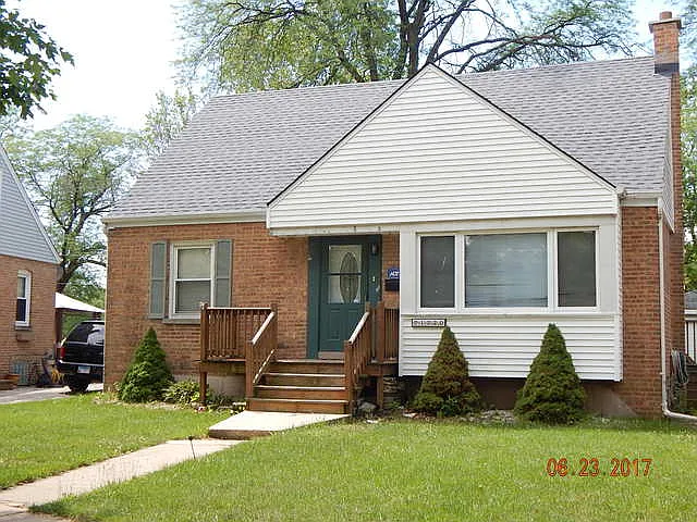 21220 Maple St photo 1