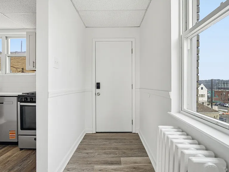126 W 9th Ave — Photo 6