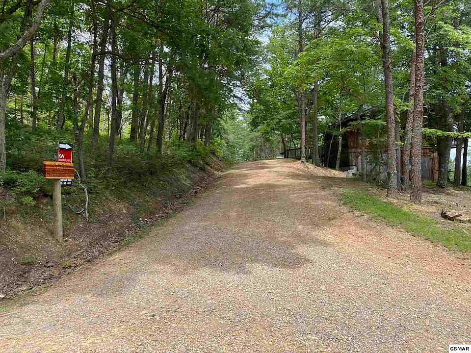 2nd image of Huckleberry Way