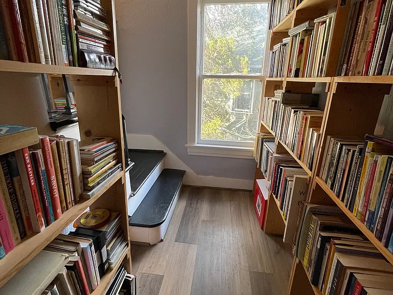 5604 17th Ave NE #5 — Photo 9
