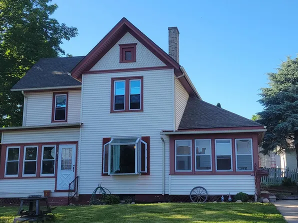 217 South Montgomery STREET, Watertown, WI 53094