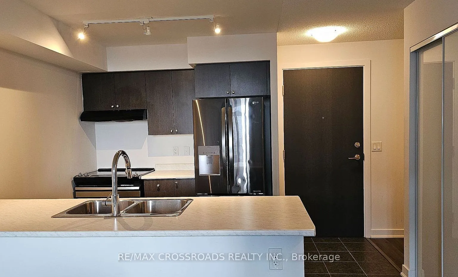 2 bed, $2,300 — Photo 4