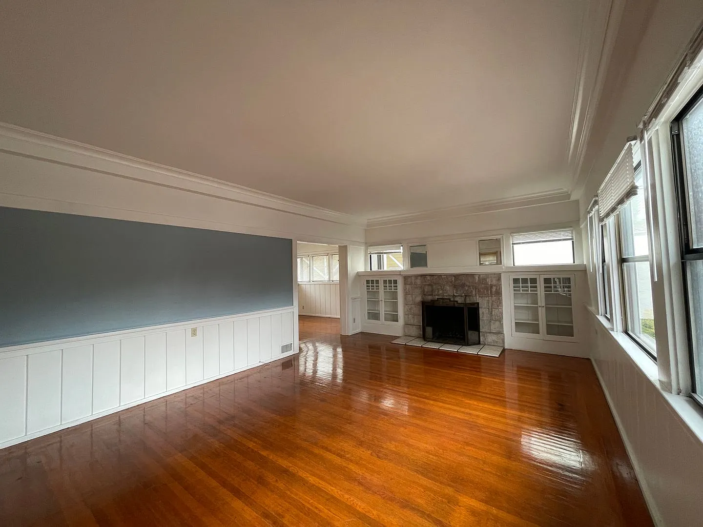 Rockridge Home! 3 Bedroom w/Fireplace, In-unit Laundry + More! || Steps From College Ave — Photo 3