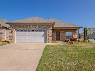 4200 Royal Oak Cir, Benton, AR 72015