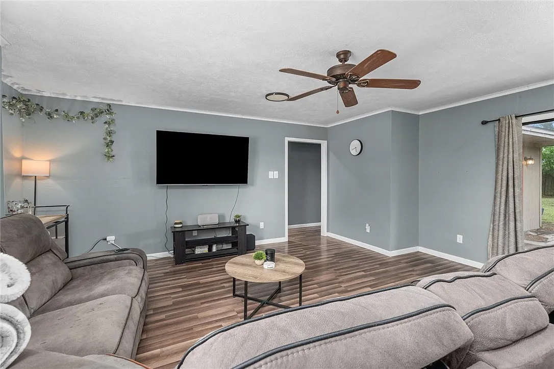 2 bed, 1118 sqft, $1,700 — Photo 4
