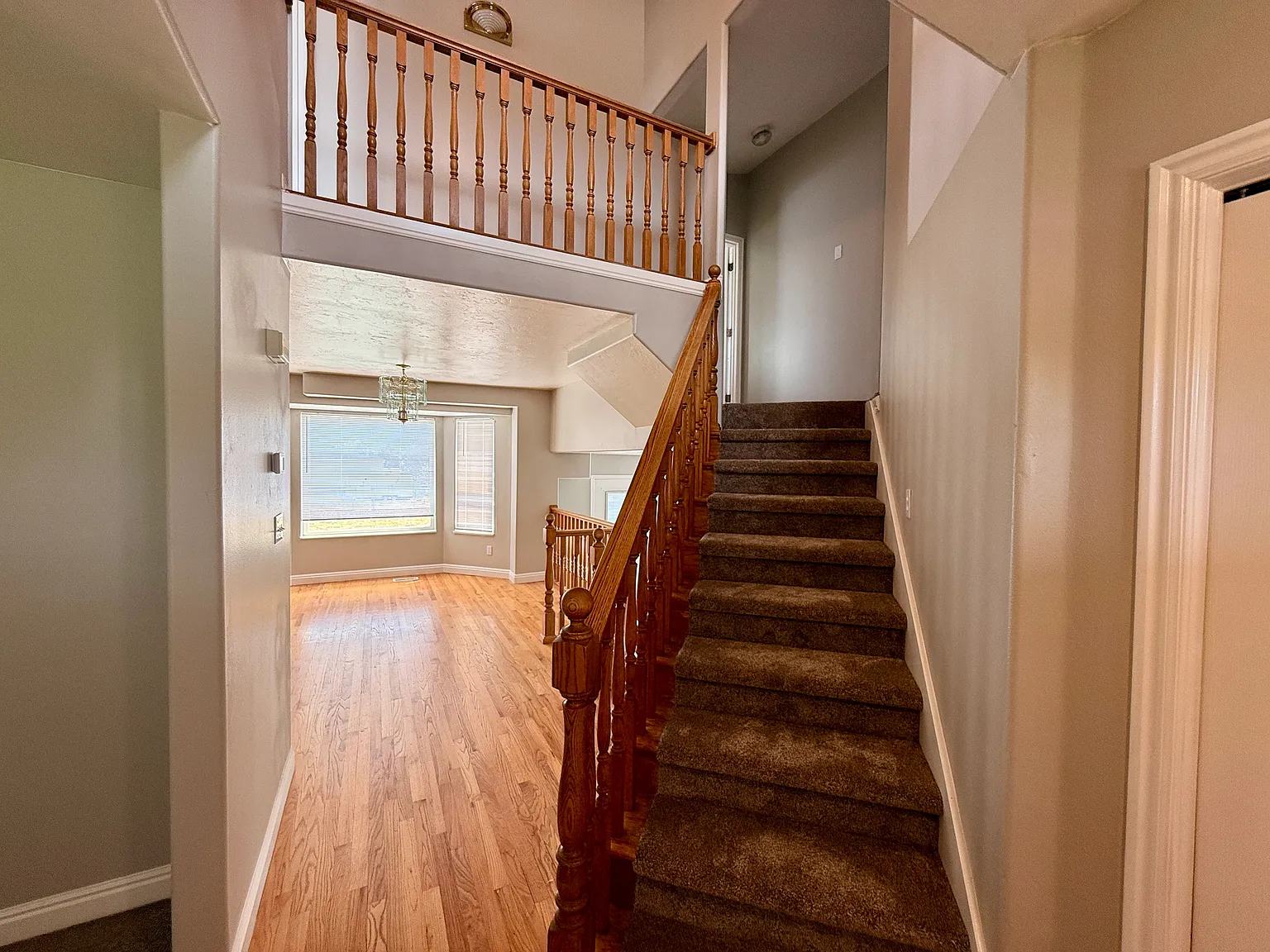 6 bed, 3308 sqft, $3,250 — Photo 3