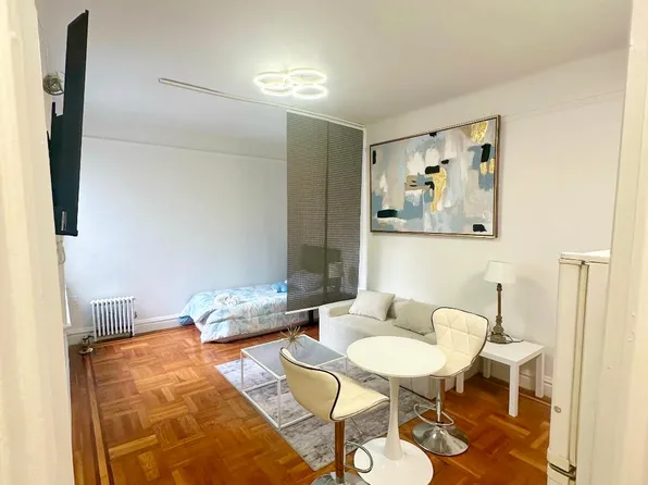 315 East 77th Street image 10 of 18