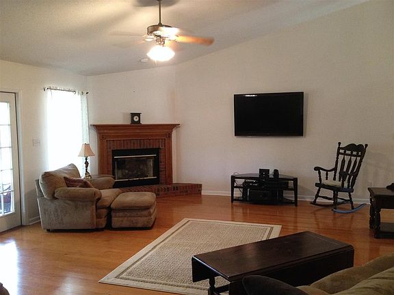 3rd image of 34 Traynor Ct