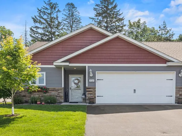 722 Hilltop Dr, Taylors Falls, MN 55084