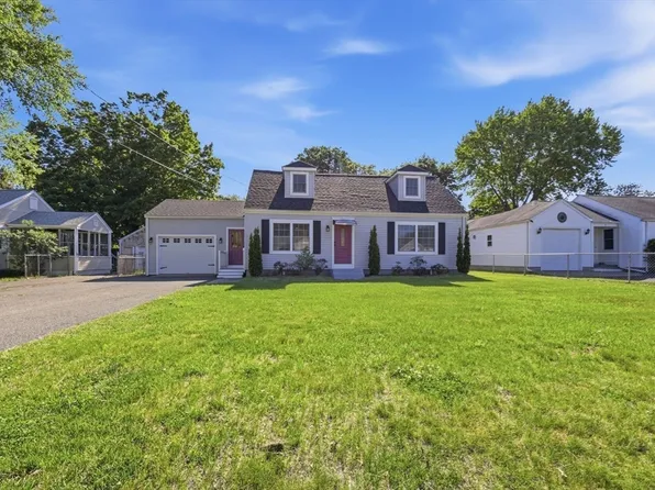 97 Maebeth St, Springfield, MA 01119