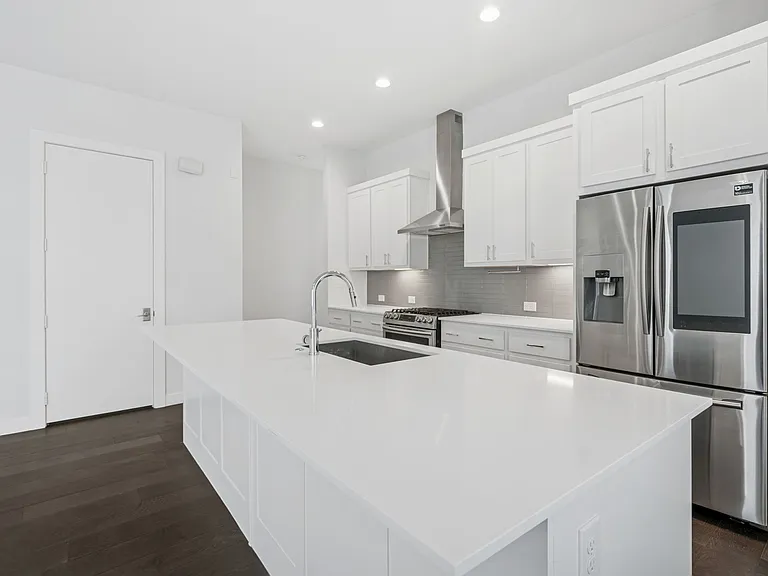 1518 N Carroll Ave — Photo 15