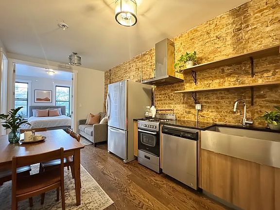4th image of 1347 Hancock St #2I