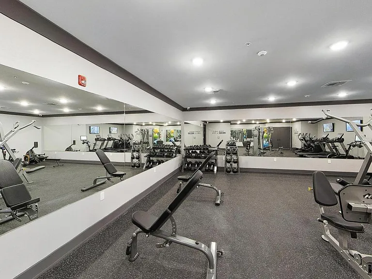 135 Christopher Columbus Dr #5-01 — Photo 21