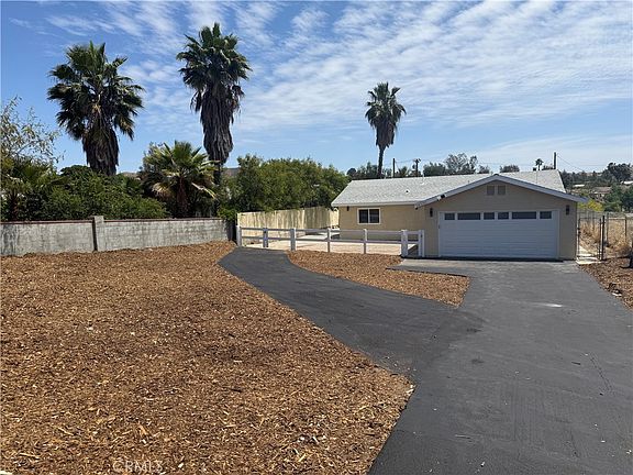 2nd image of 28330 Hampshire Dr