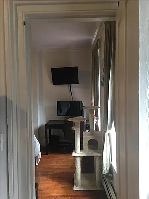 Rented by R New York | media 32