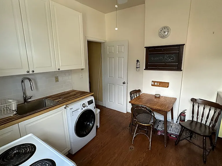 41 Gladstone Ave — Photo 5