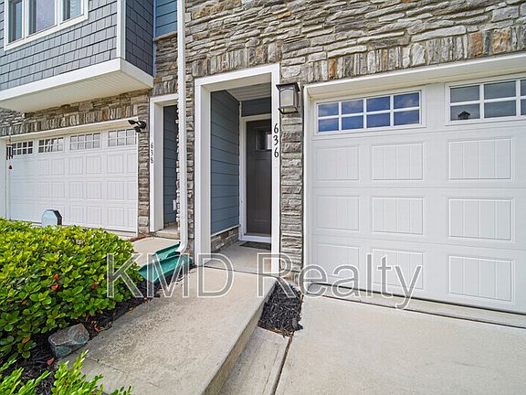 3rd image of 636 Crudent Rd