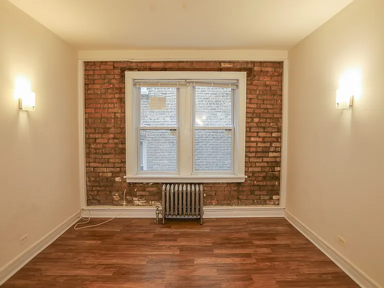 6913 N Lakewood Ave #403 — Photo 1