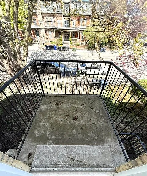 259 Gerrard St E #2A — Photo 14