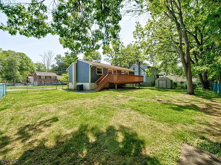 50 Auburn Rd — Photo 32
