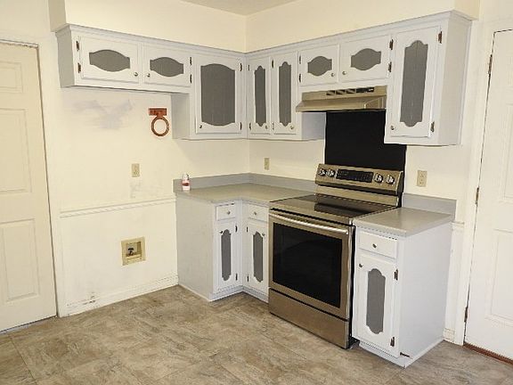 3rd image of 203 Valleydale St