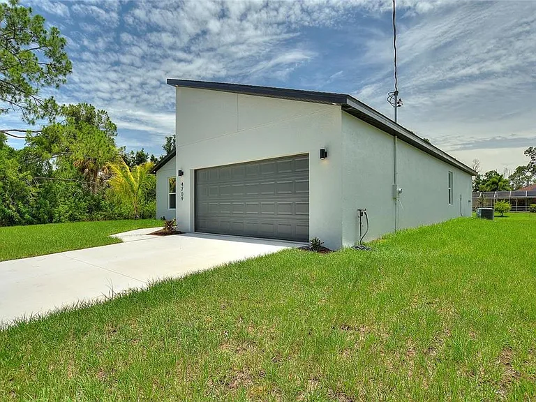 4709 Flint Dr — Photo 5