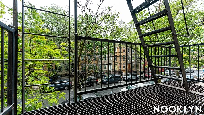 Rented by Nooklyn NYC LLC | media 24