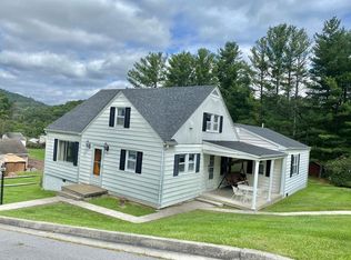 302 Circle Dr, Bluefield, VA 24605