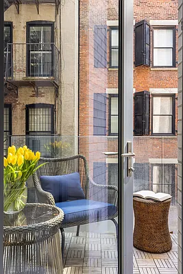 Rented by Compass | media 31