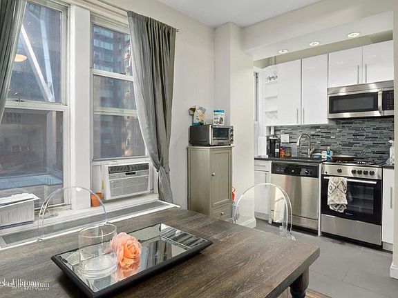 4th image of 309 W 57th St APT 1203