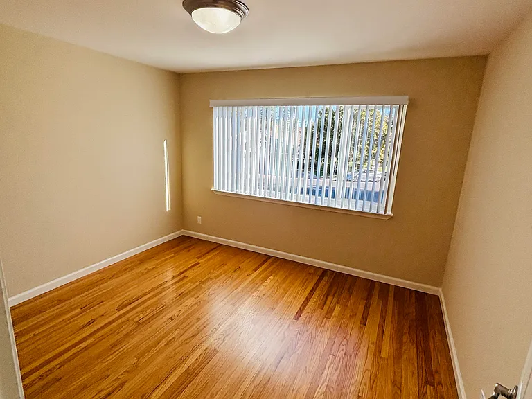 15 Coleman Pl #4 — Photo 10