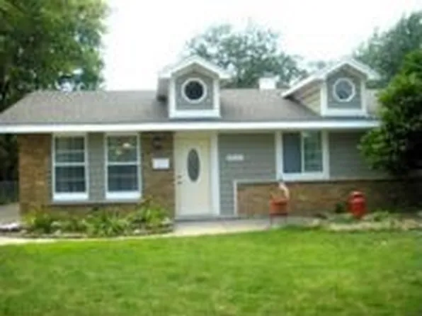 13110 W Playfield Dr, Crestwood, IL 60445