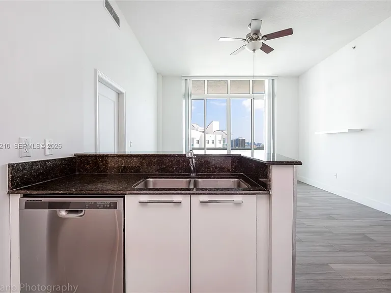 7900 Harbor Island Dr #Penthouse 23 — Photo 11