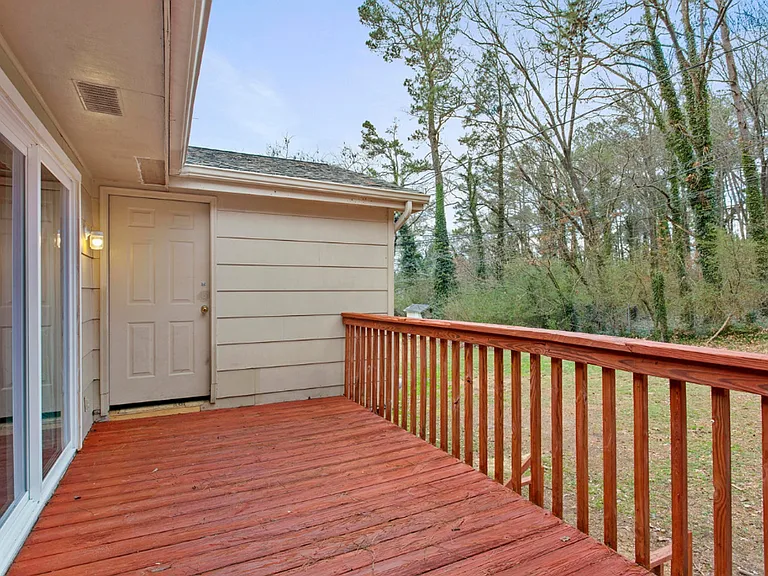 7167 Holland Ln — Photo 10