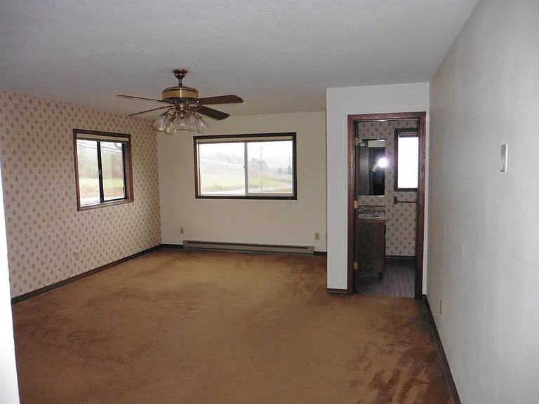 12935 SW Spring Hill Rd — Photo 18