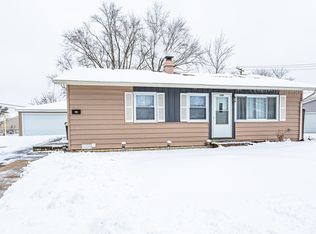 108 McCabe Dr, Streamwood, IL 60107