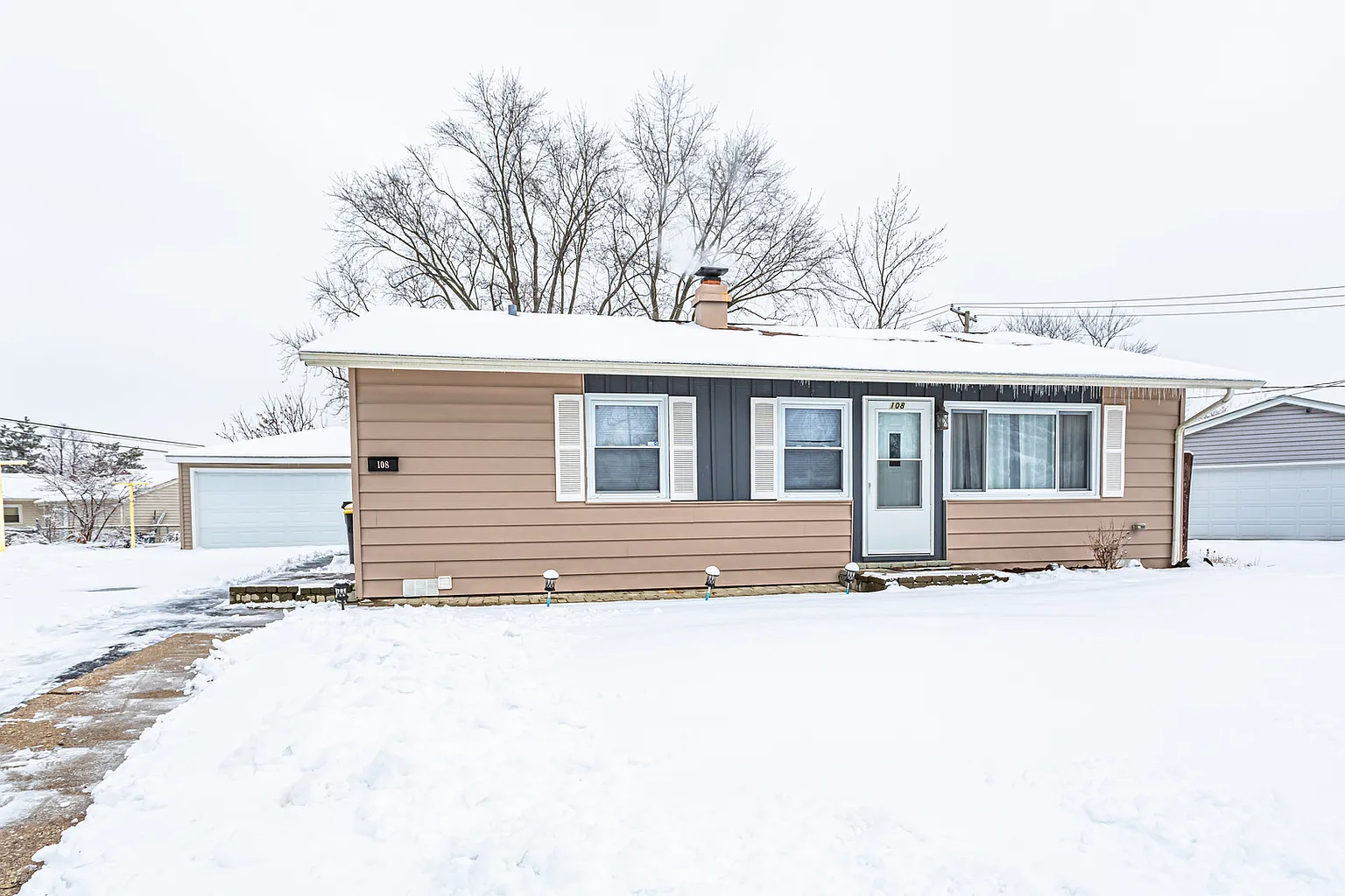 108 McCabe Dr photo 1