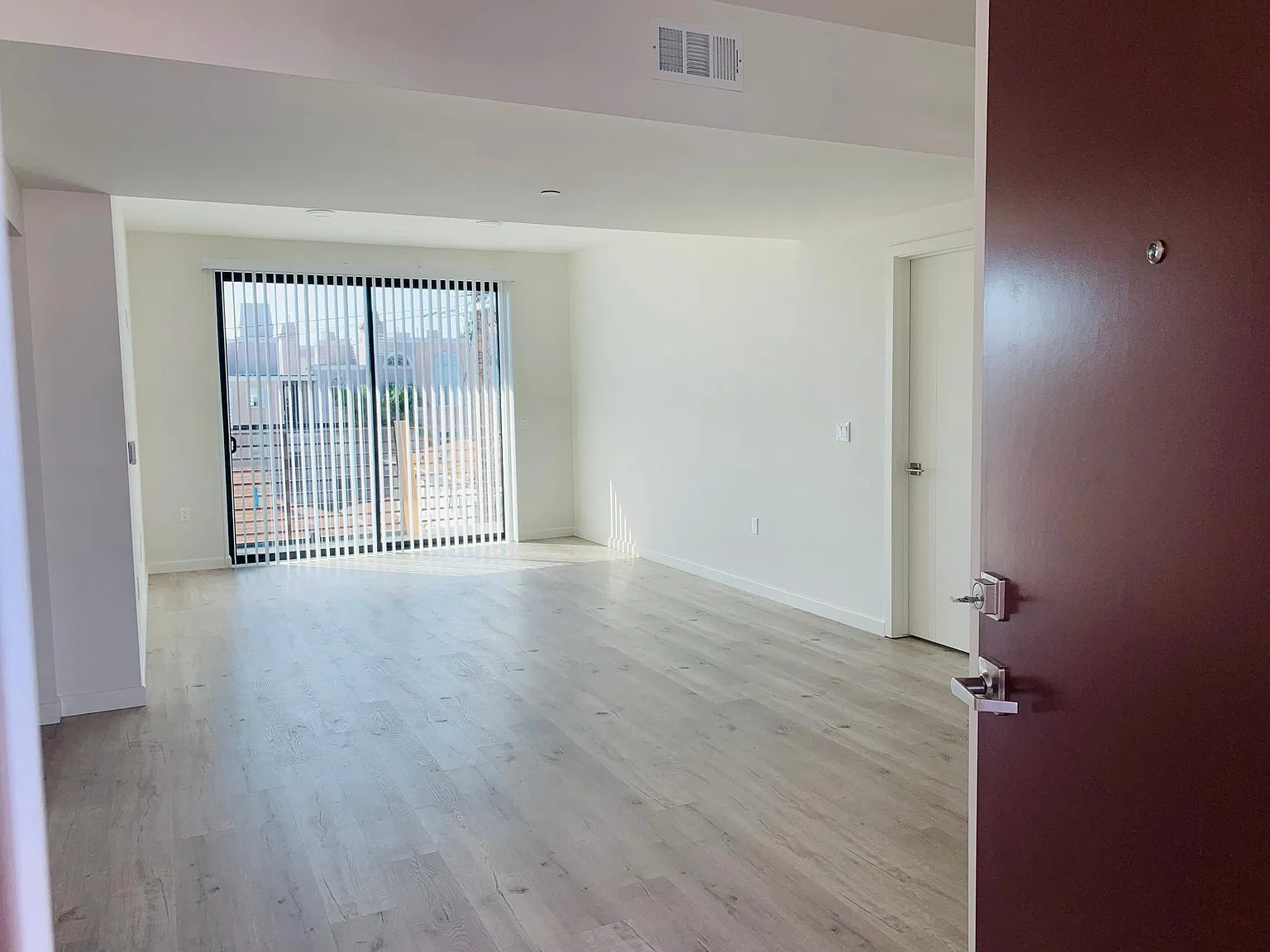 7001 La Tijera Blvd — Photo 2