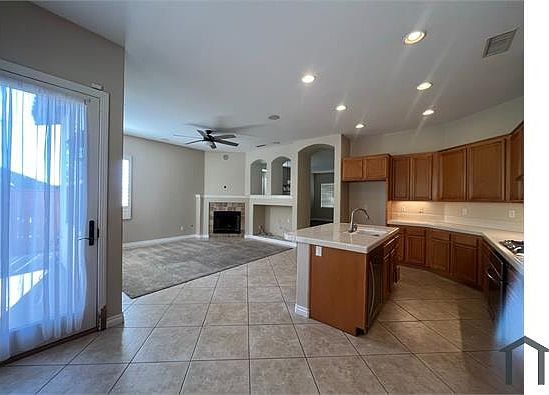 5th image of 593 Lone Oak Pl
