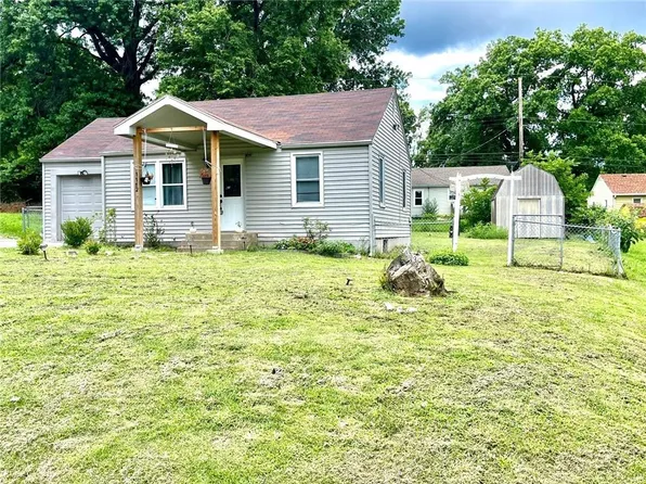 1112 S 45th St, Kansas City, KS 66106