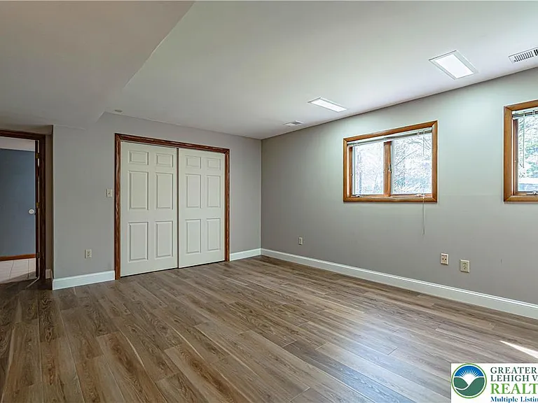 3705 Vale View Dr S — Photo 36