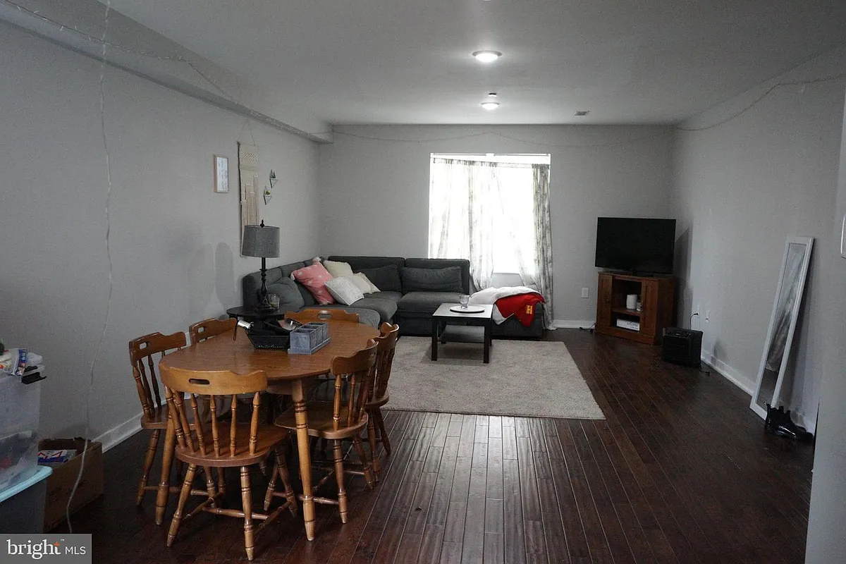 Building Photo - 1702 N 18th St #3