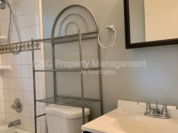 4th image of 1170-1172 2nd St #A