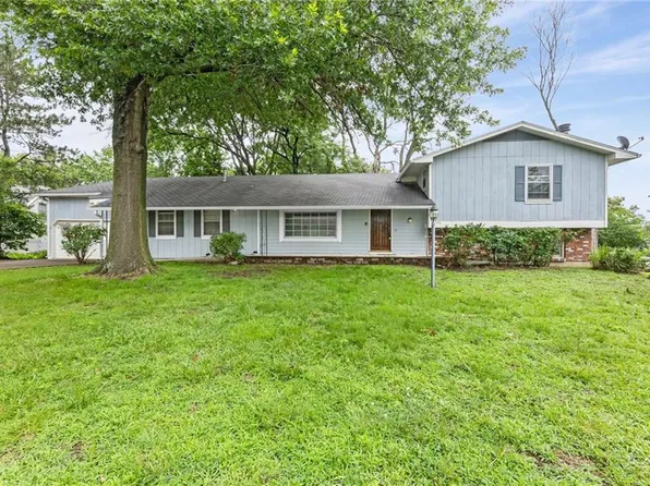 3216 W 22nd Ct, Lawrence, KS 66047