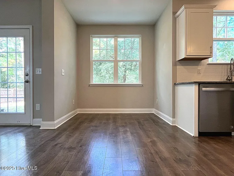 188 Sandy Springs Rd — Photo 14