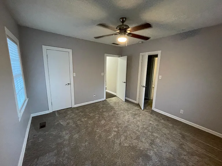 1541 S Kickapoo Ave — Photo 19