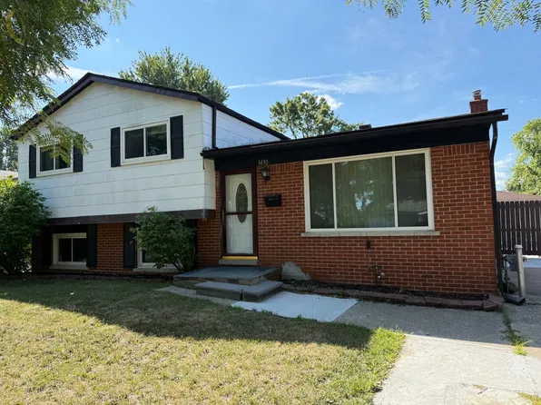 3430 Chase Dr, Warren, MI 48091