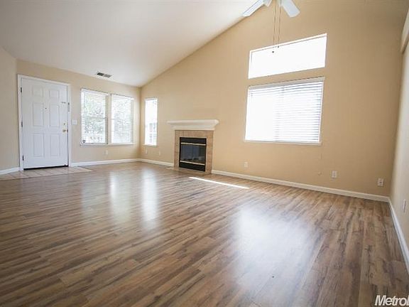 4th image of 1410 Cobblestone Dr
