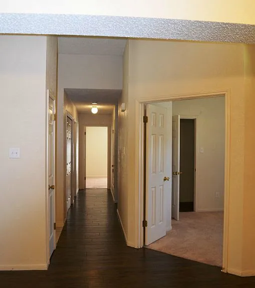 1703 Tanglewood Dr — Photo 13