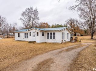 957 Center Dr, New Boston, IL 61272